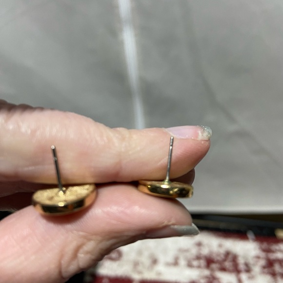 Black and Creamy-White Swirl Stud Pierced Earrings - Picture 2 of 5